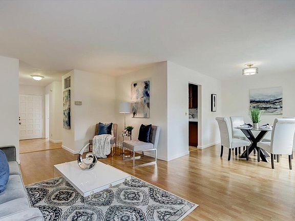 5th image of 1005 Bryant Way APT M