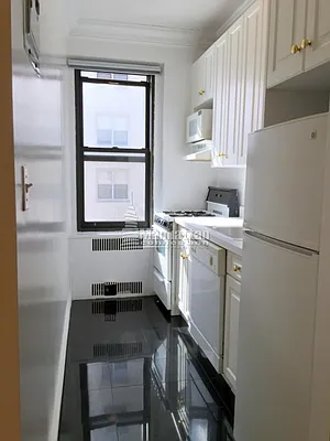 Rented by Manhattan Connection | media 28
