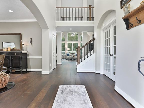 4th image of 2315 Pecan Lake Dr
