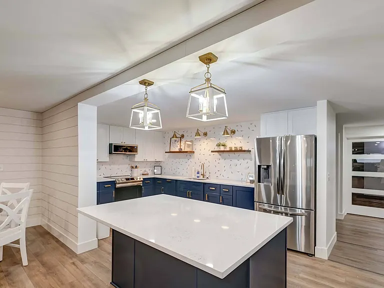 Castlewood Apartments — Photo 14