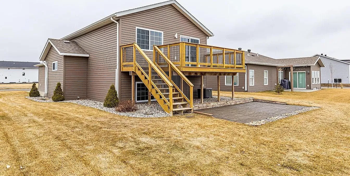 3 bed, 1737 sqft, $2,100 — Photo 4