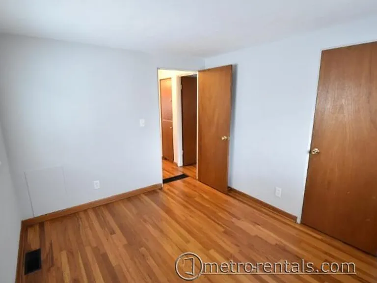 2686-2688 Hibbert Ave — Photo 15