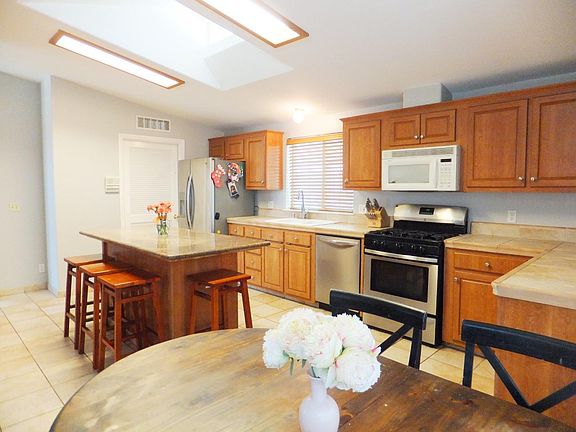 5th image of 281 Chateau La Salle Dr #281