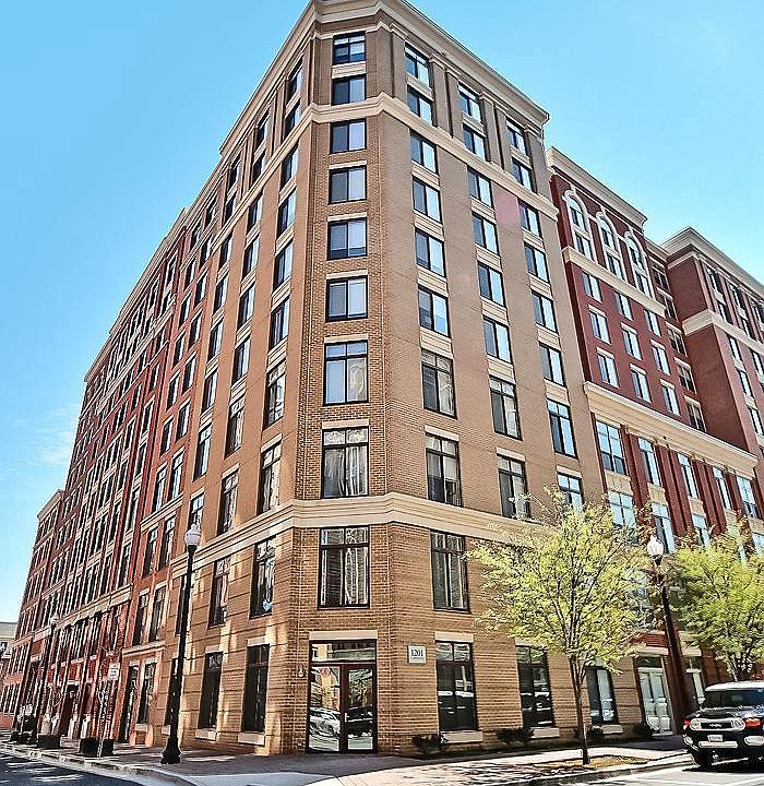 1st image of 1201 N Garfield St APT 904