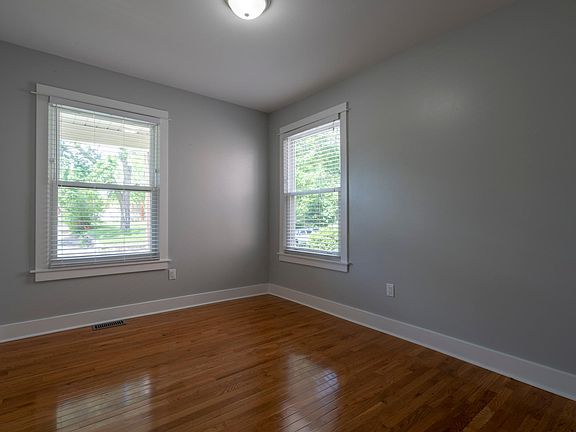 5th image of 1006 Sigsbee St SE #1