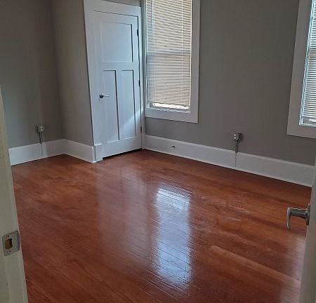 4th image of 3457 Vine St