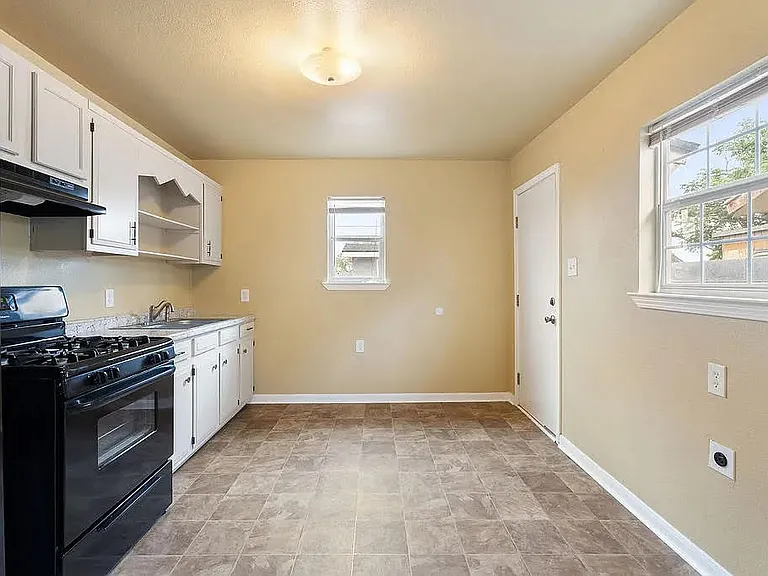 824 S Del Rio Dr — Photo 8