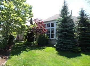 40 Haskell Dr #40, Cleveland, OH 44108