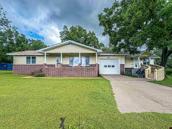 24 Cherry St, Yellville, AR 72687