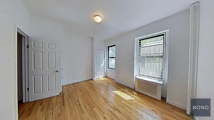 Rented by Bond New York | media 10