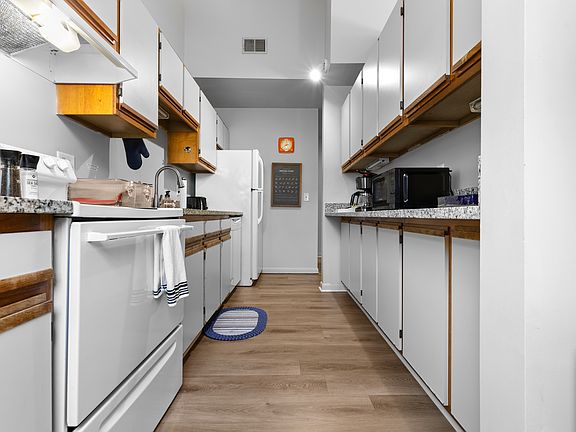 5th image of 153 S Debardeleben St