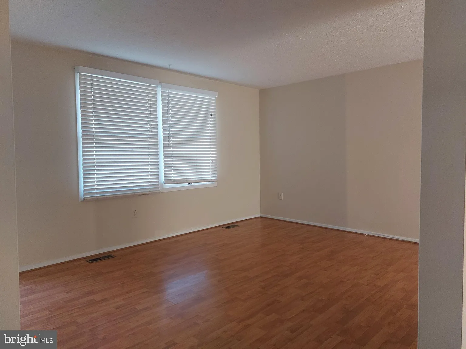 3 bed, 1232 sqft, $2,700 — Photo 2