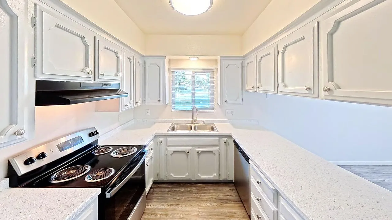 Countryside Apartments — Photo 1