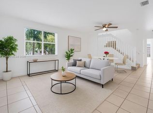 17710 NW 73rd Ave, Hialeah, FL 33015