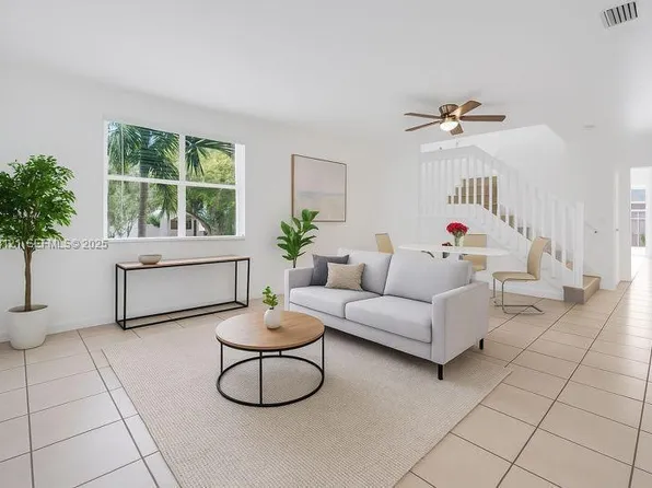 17710 NW 73rd Ave, Hialeah, FL 33015