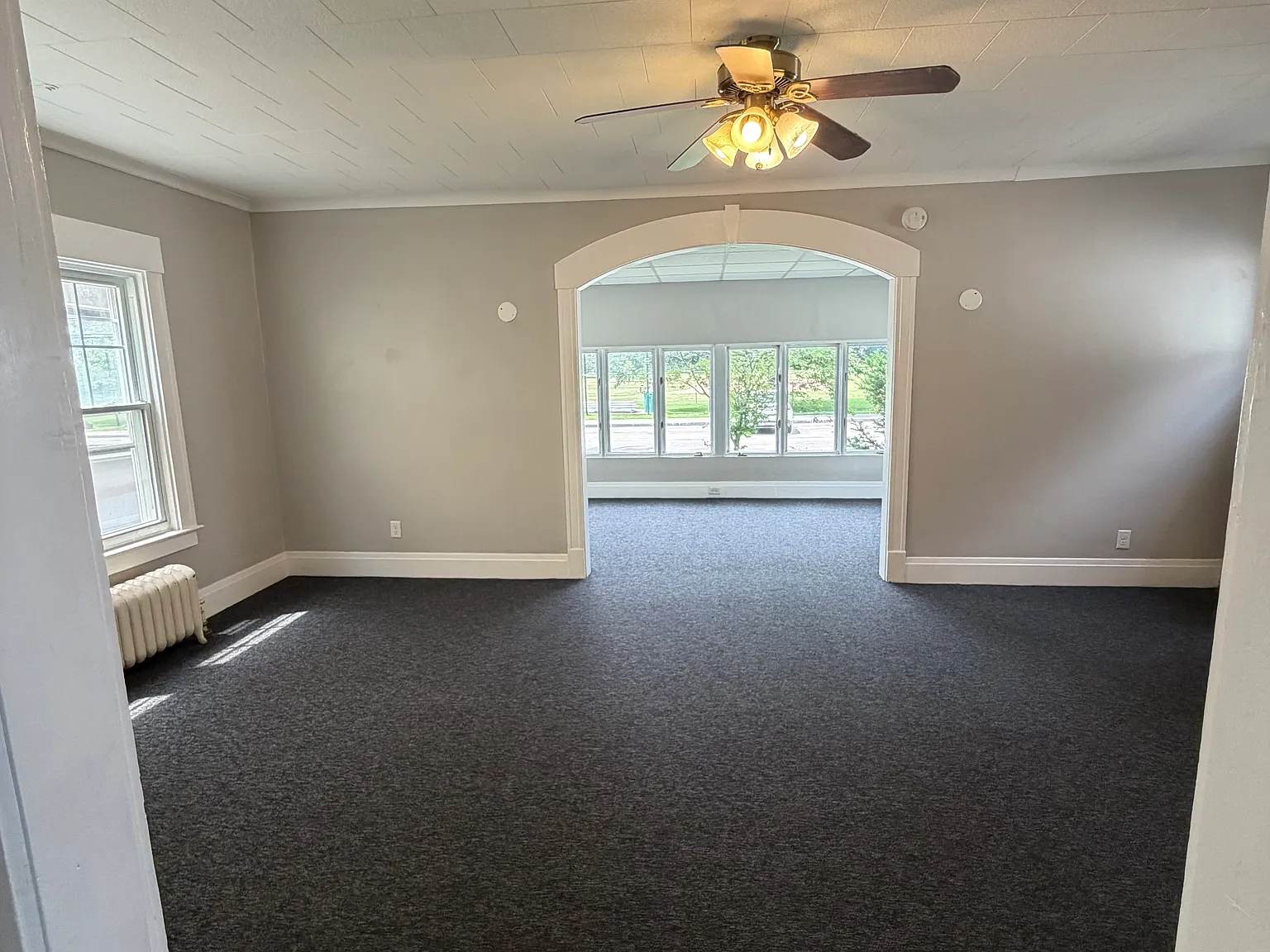 3 bed, 1866 sqft, $1,990 — Photo 3