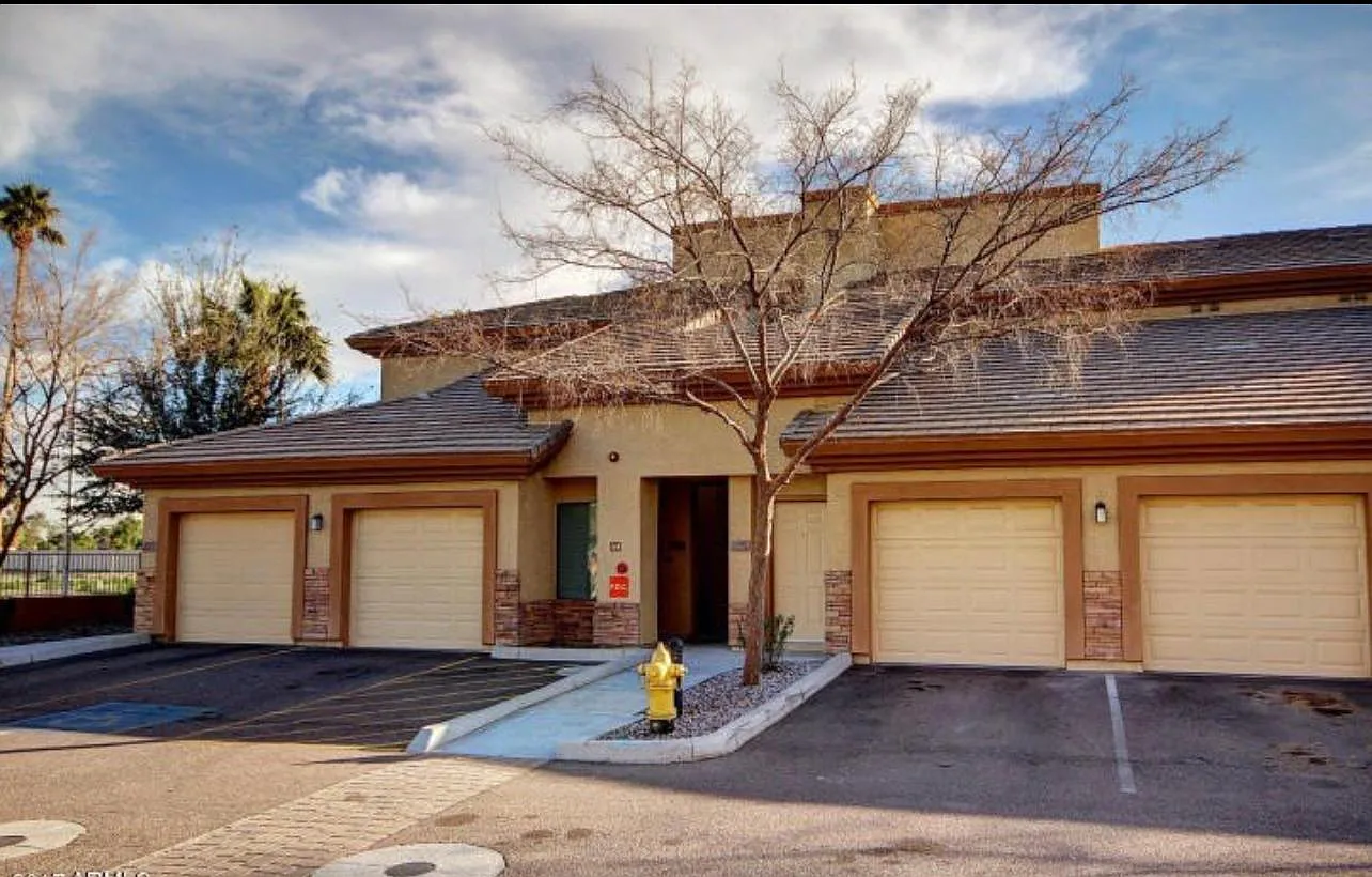2 bed, 1261 sqft, $1,750 — Photo 2