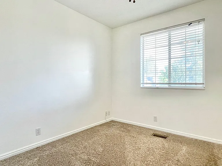 617 E Orangewood Ln — Photo 15