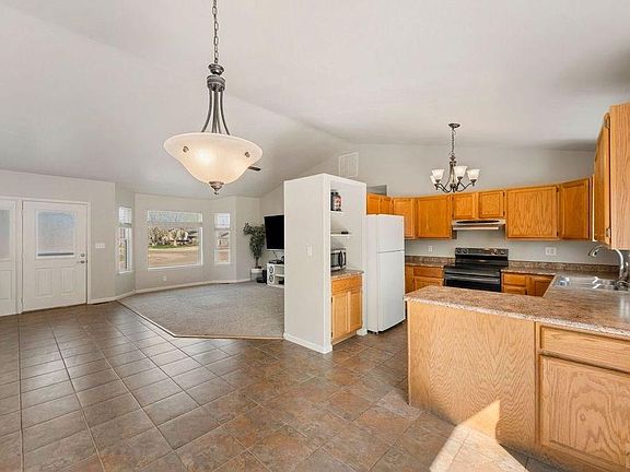 4th image of 184 S Golfwood Cir