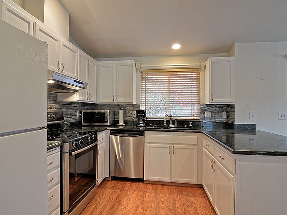 4th image of 2826 82nd Ave NE