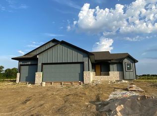 10604 E Bonita St, Wichita, KS 67207