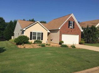 656 Thornbird Cir, Boiling Springs, SC 29316