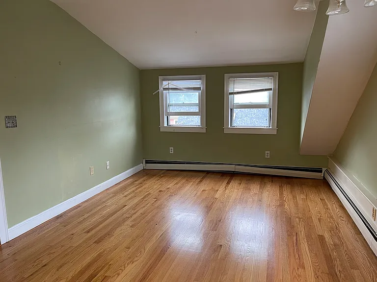 37 Young St #3 — Photo 12