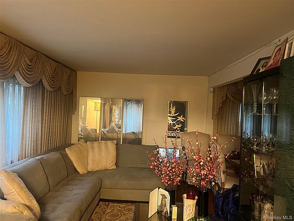 3rd image of 14 Vanata Court