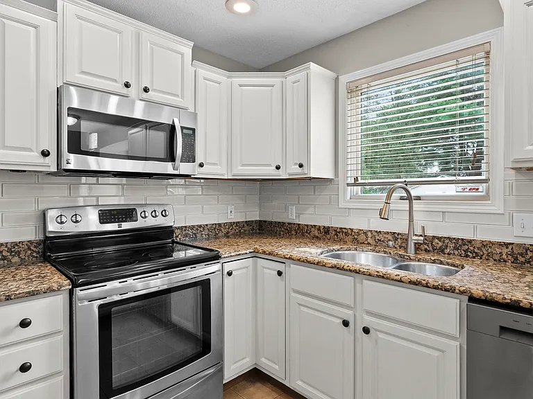 5723 Tradewind Dr — Photo 9