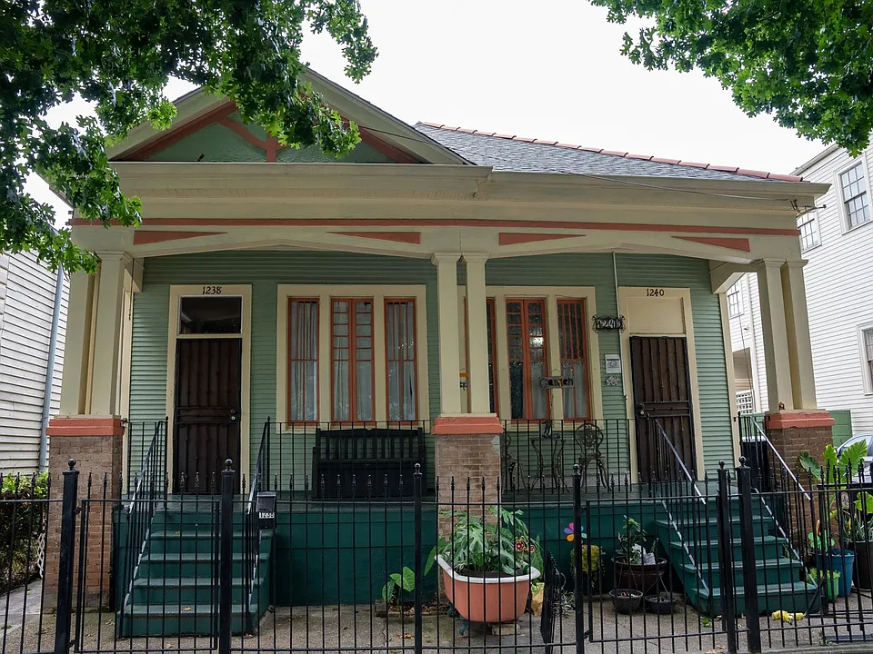 1238 Magazine St
