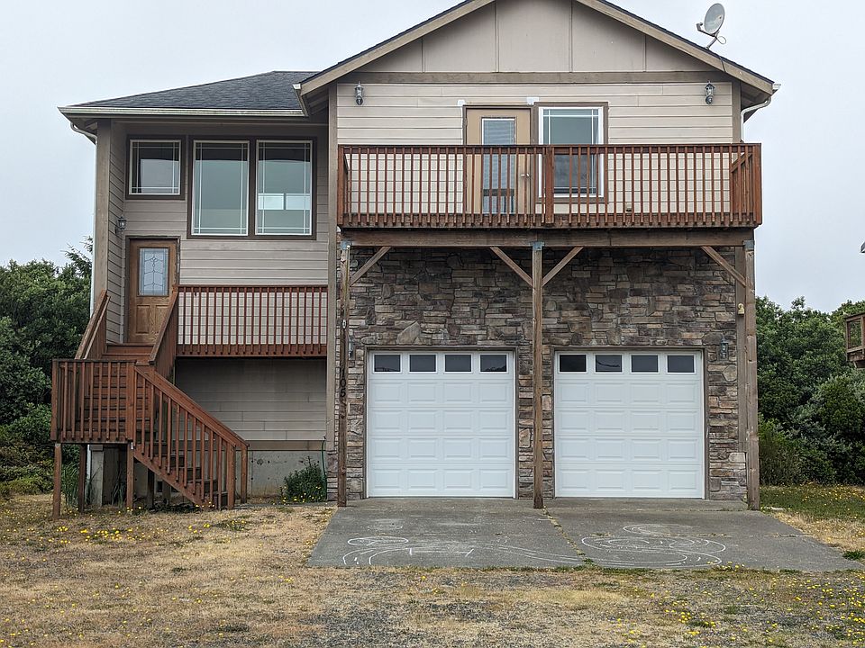 1st image of 105 Sand Dune Ave NW