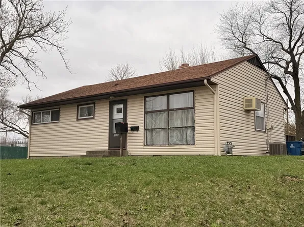 1006 W Main St, Hoopeston, IL 60942