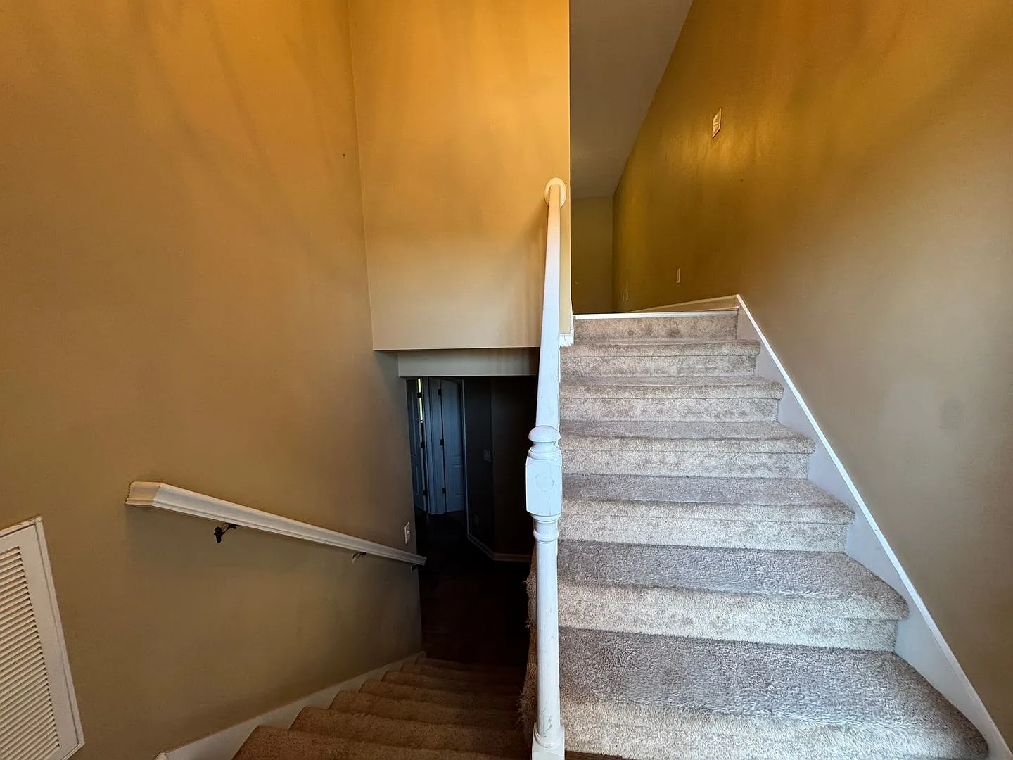 Beautiful Townhome — Photo 4