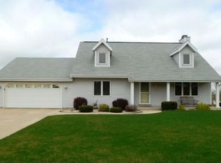 N75W23276 N Ridgeview Cir, Sussex, WI 53089