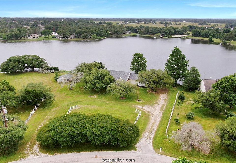 1st image of 6406 Waterway Dr