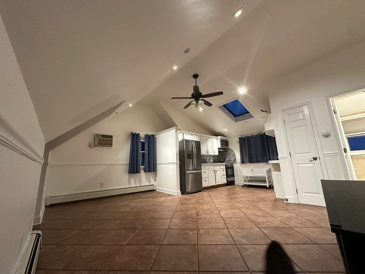 1 bed, $2,200 — Photo 4