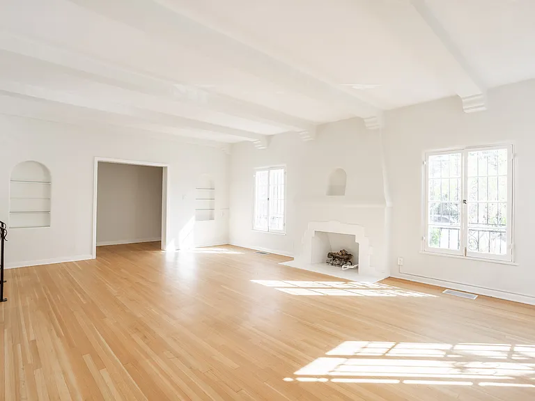 165 S Mansfield Ave — Photo 5