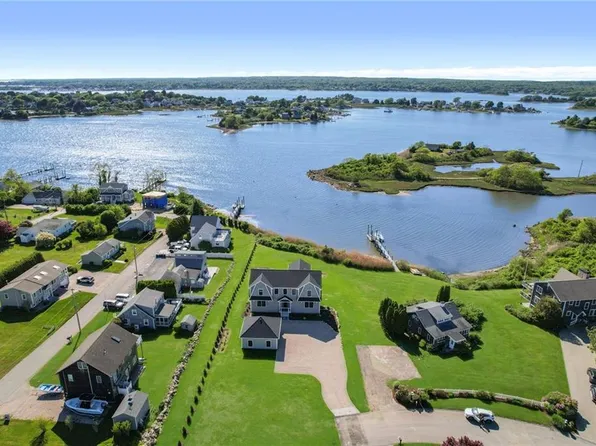 84 Carver Ln, Narragansett, RI 02882