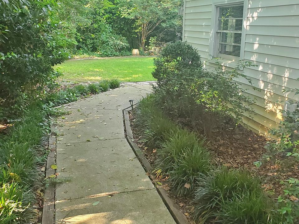 Private entrance steps away from private driveway