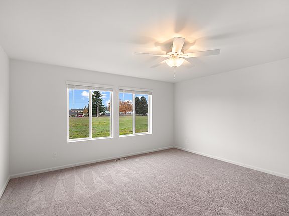3rd image of 1400 NE 185th Ave