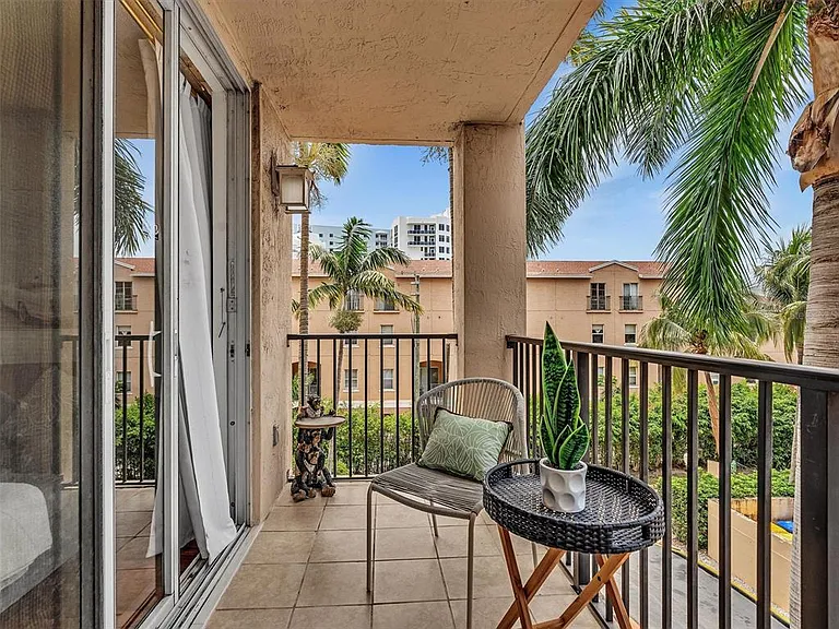 1801 N Flagler Dr #416 — Photo 35