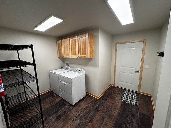 4th image of 406 Walnut Ct E Unit 10A