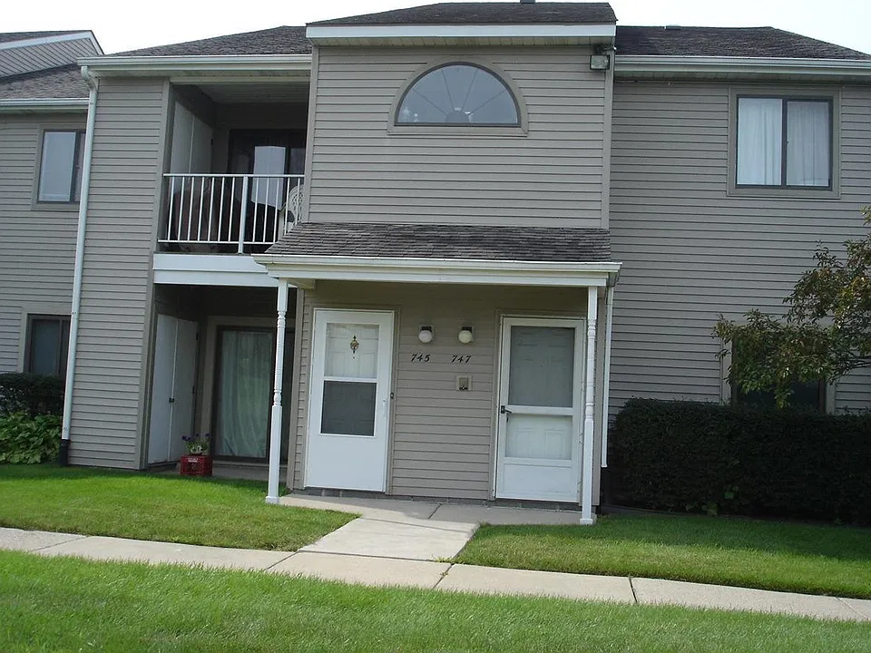 747 Clubhouse Dr