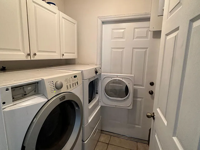 SW 35th Cir — Photo 9