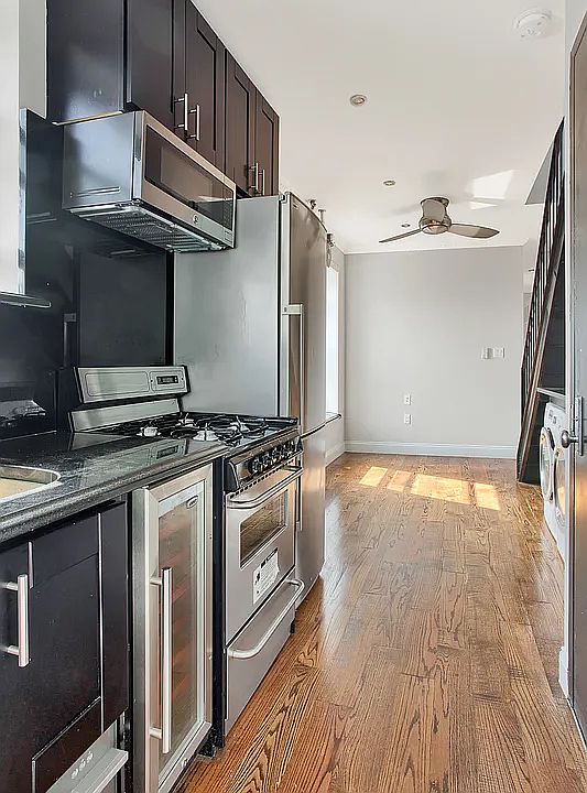 1st image of 212 E 105th St APT 22