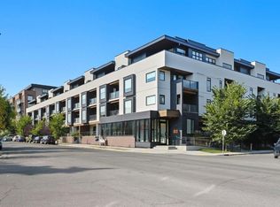 3375 S 15th St SW #409, Calgary, AB T2T4A2