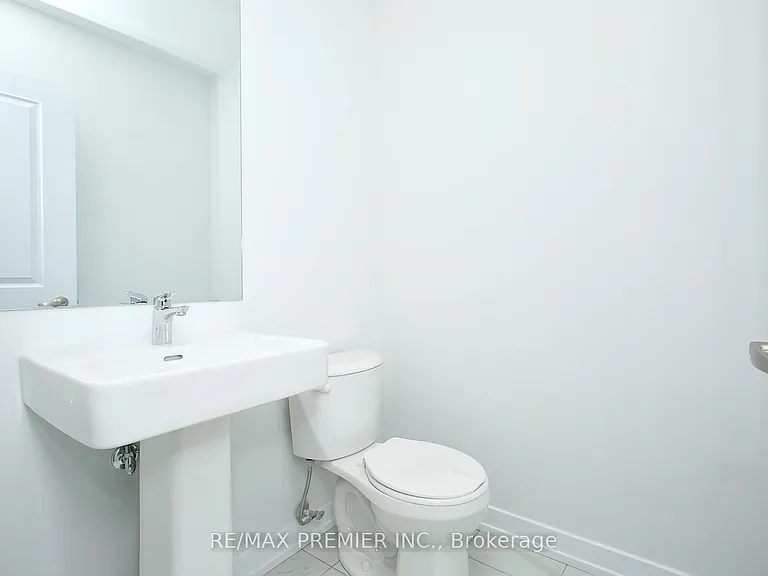 73 Akil Thomas Gdns — Photo 15