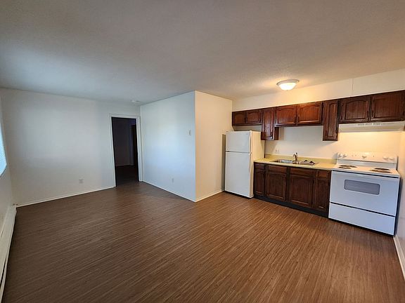2nd image of 2875 S 6th Pl #2-M-020