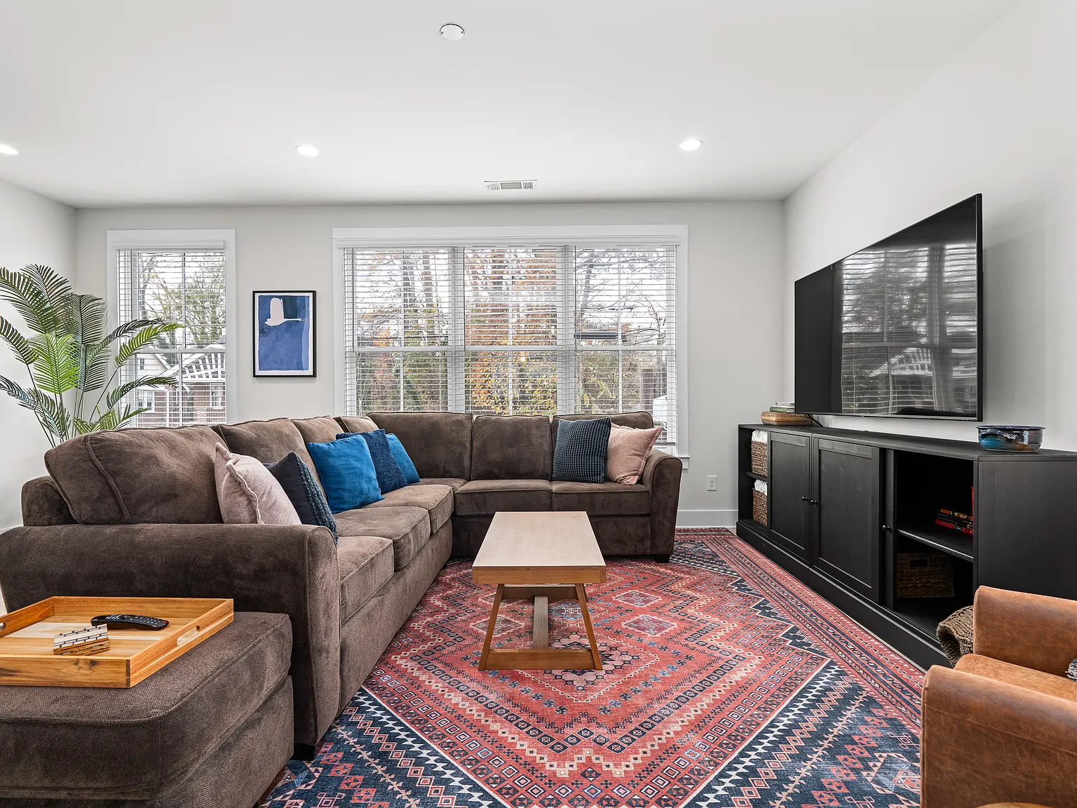 2 bed, 2.5 bath, 2105 sqft, $2,900 — Photo 3