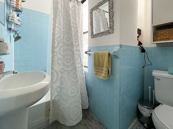 5th image of 179 Mulberry St APT 19